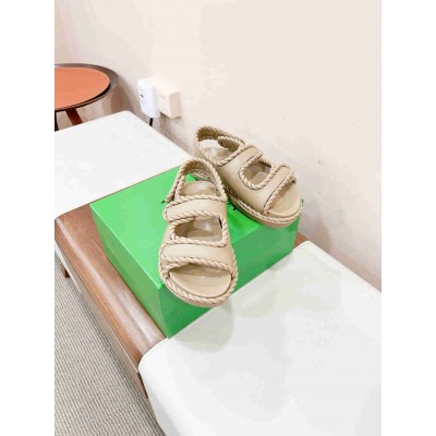 Bottega Veneta Jack Flat Slingback Sandals in Beige Lambskin