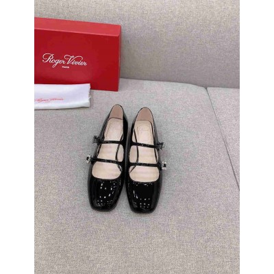 Roger Vivier Tres Vivier Strass Buckle Mini Babies Ballerinas in Black Patent Leather