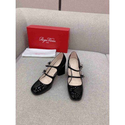 Roger Vivier Tres Vivier Strass Buckle Mini Babies Pumps in Black Patent Leather